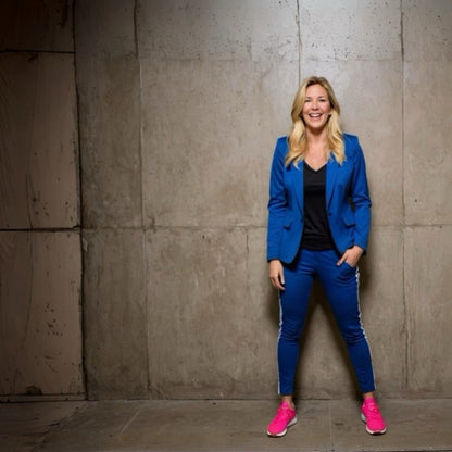 Privater Intensiv-Malkurs im Atelier der bekannten Künstlerin Martina Krone am Bodensee. Hier bist Du der Star. Werde kreativ und designe Dein Kunstwerk selbst.